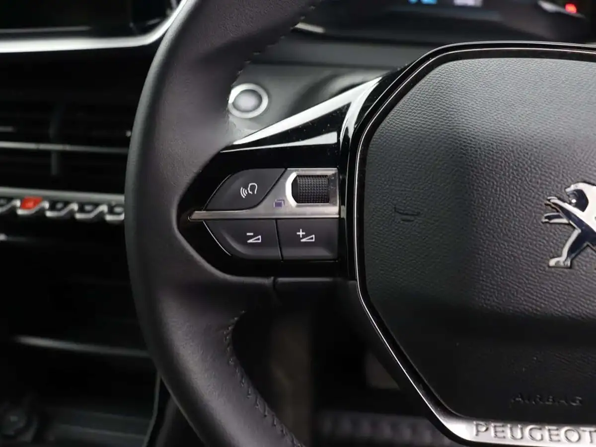 2023-peugeot-2008-suv-e-active-premium-big-37