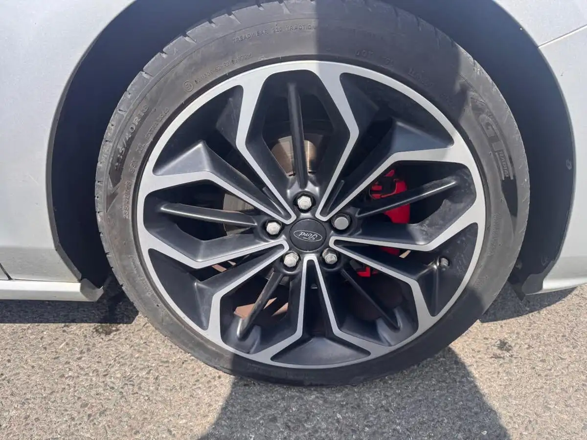 2019-ford-focus-10t-st-line-x-ss-hatchback-big-21