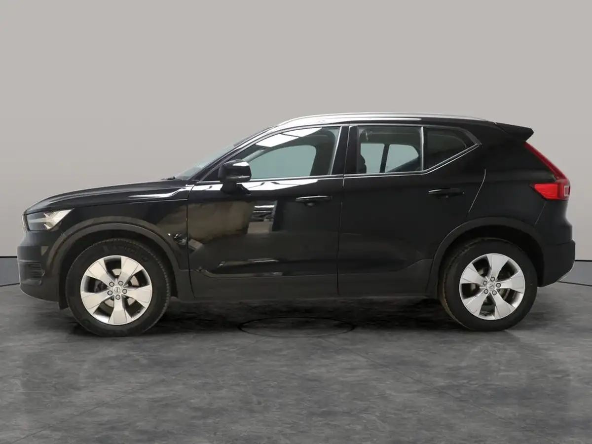 2022-volvo-xc40-15-t3-momentum-auto-big-16