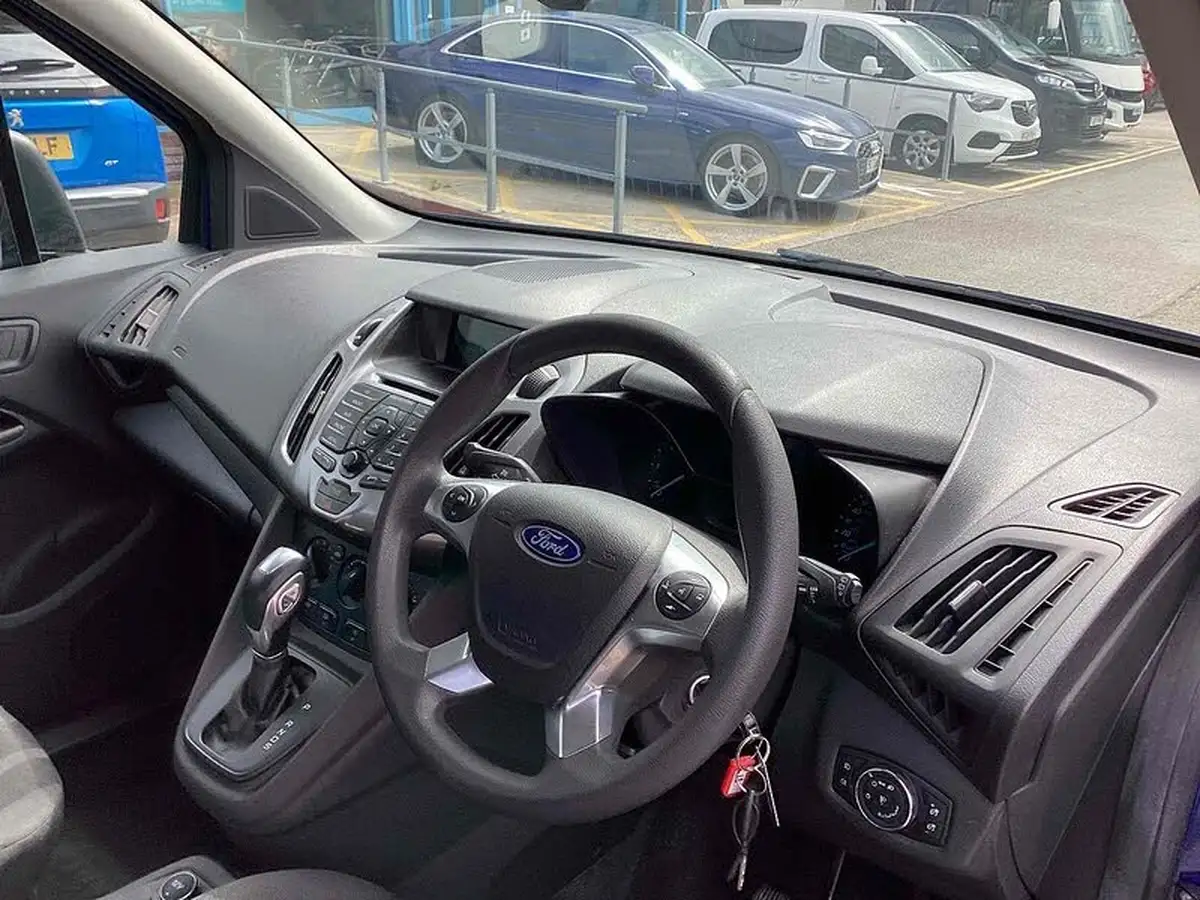 2018-ford-grand-tourneo-connect-15tdci-zetec-120ps-ss-1499cc-powershift-big-5