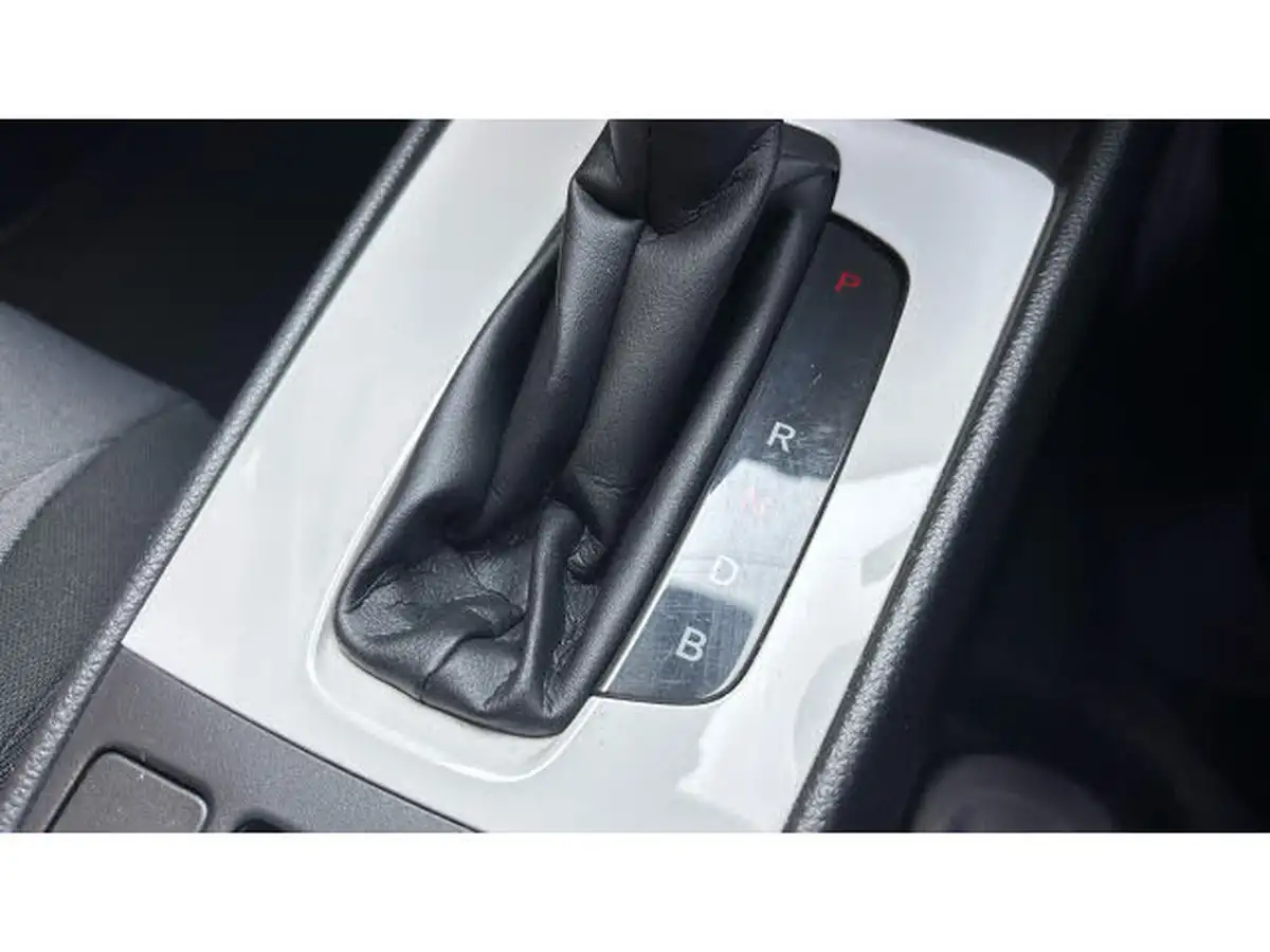2022-honda-jazz-15-i-mmd-se-109ps-big-21