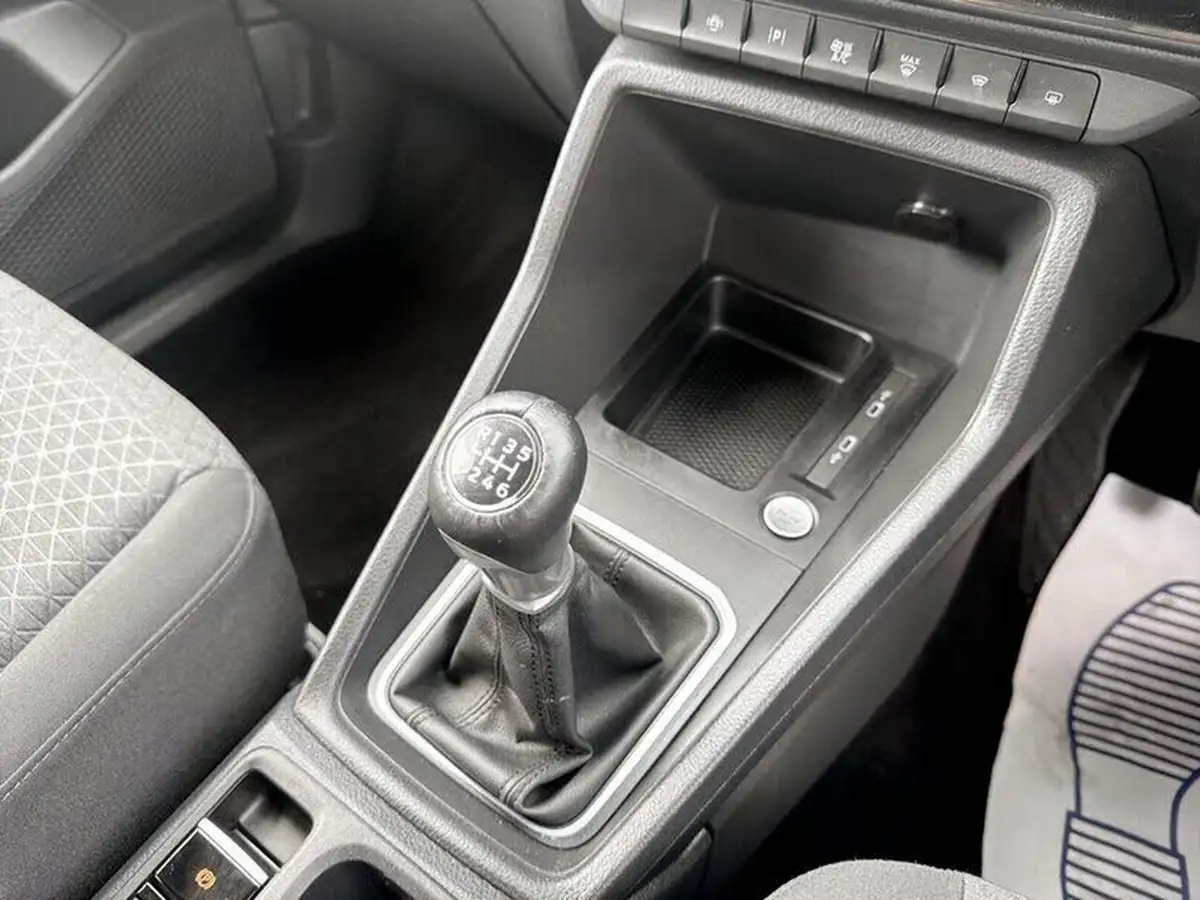 2023-ford-tourneo-connect-20-titanium-big-11