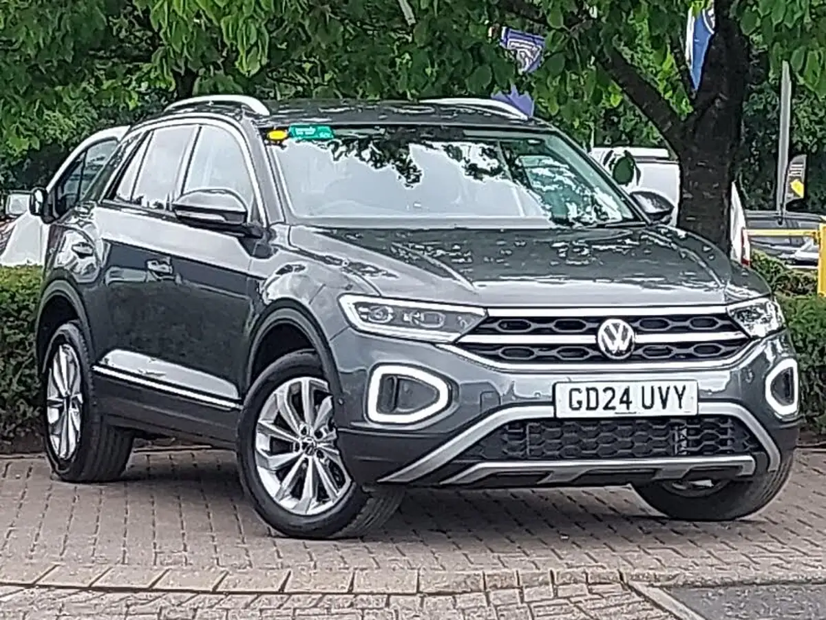2024-volkswagen-t-roc-15-tsi-style-hatchback-5d-big-0
