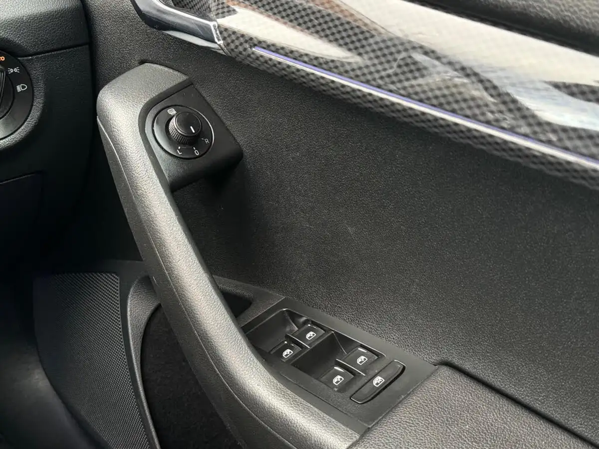 2018-skoda-octavia-20tdi-vrs-hatchback-dsg-big-52