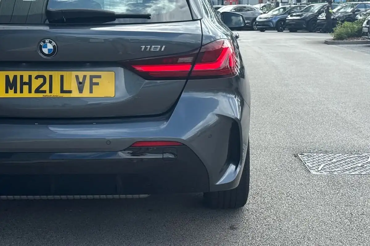 2021-bmw-1-series-15-118i-m-sport-lcp-big-29