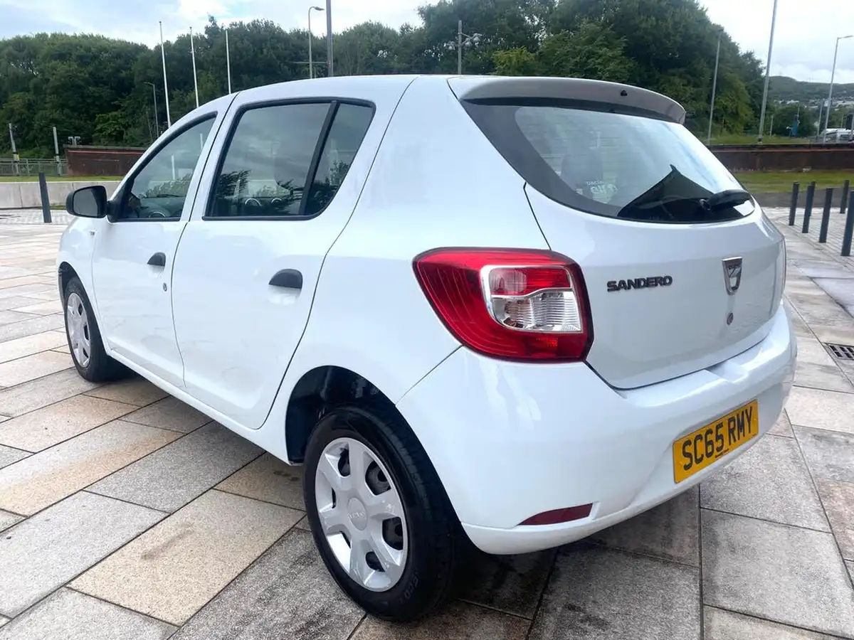 2015-dacia-sandero-12-ambiance-big-7