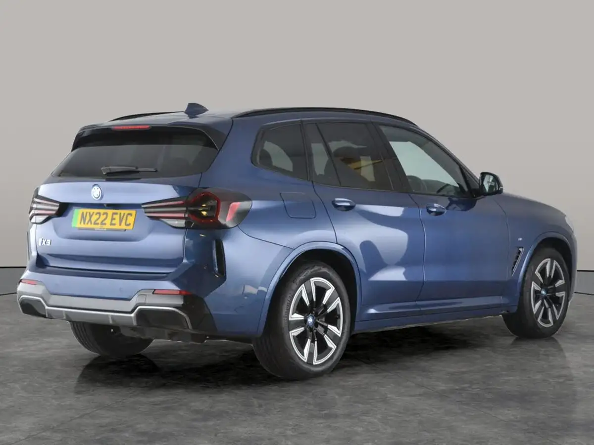 2022-bmw-ix3-e-m-sport-big-14