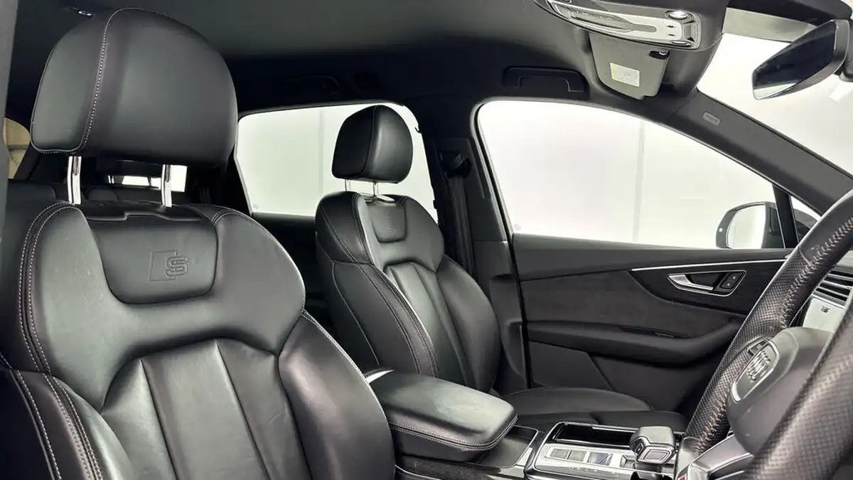 2020-audi-q7-30-50-tdi-black-edition-big-30