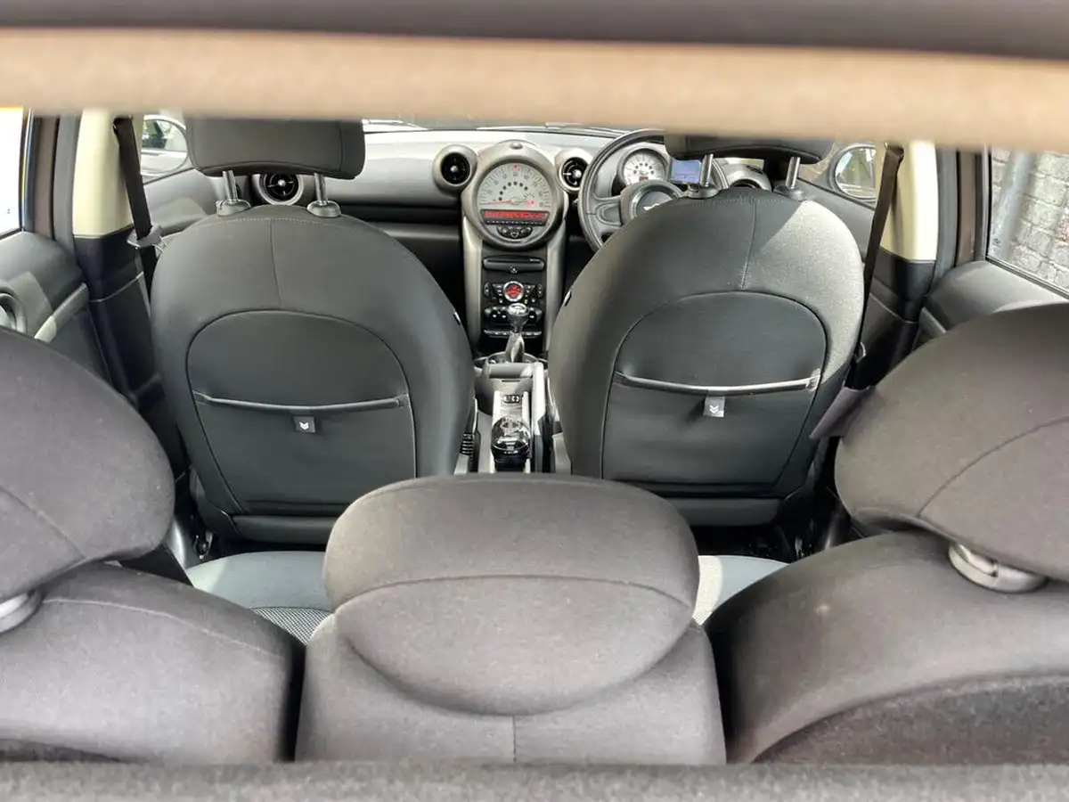 2011-mini-countryman-16-cooper-pepper-big-27