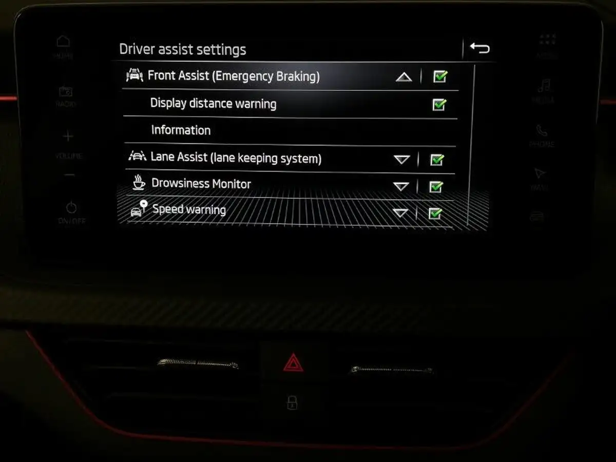 2024-skoda-kamiq-10-tsi-monte-carlo-116ps-big-14