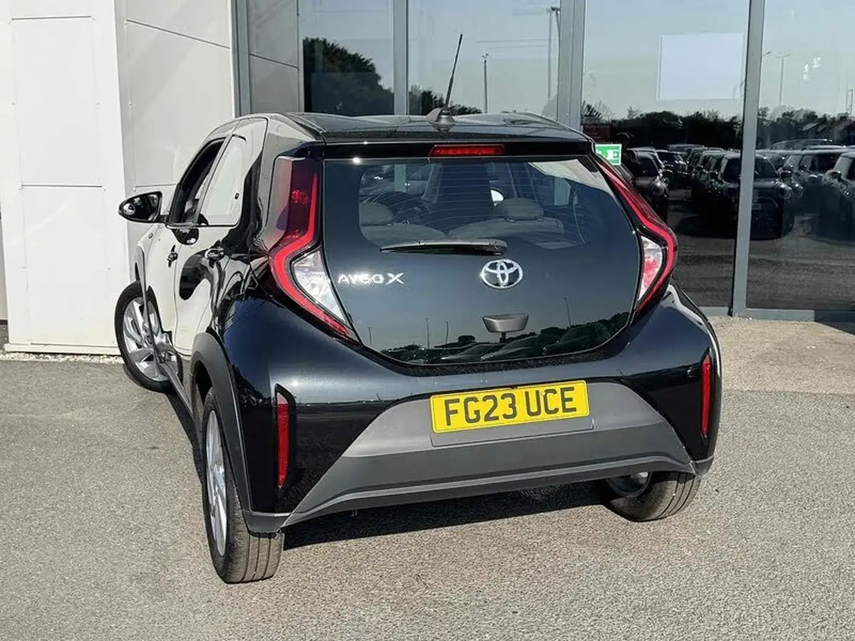 2023-toyota-aygo-x-10-vvt-i-pure-big-9