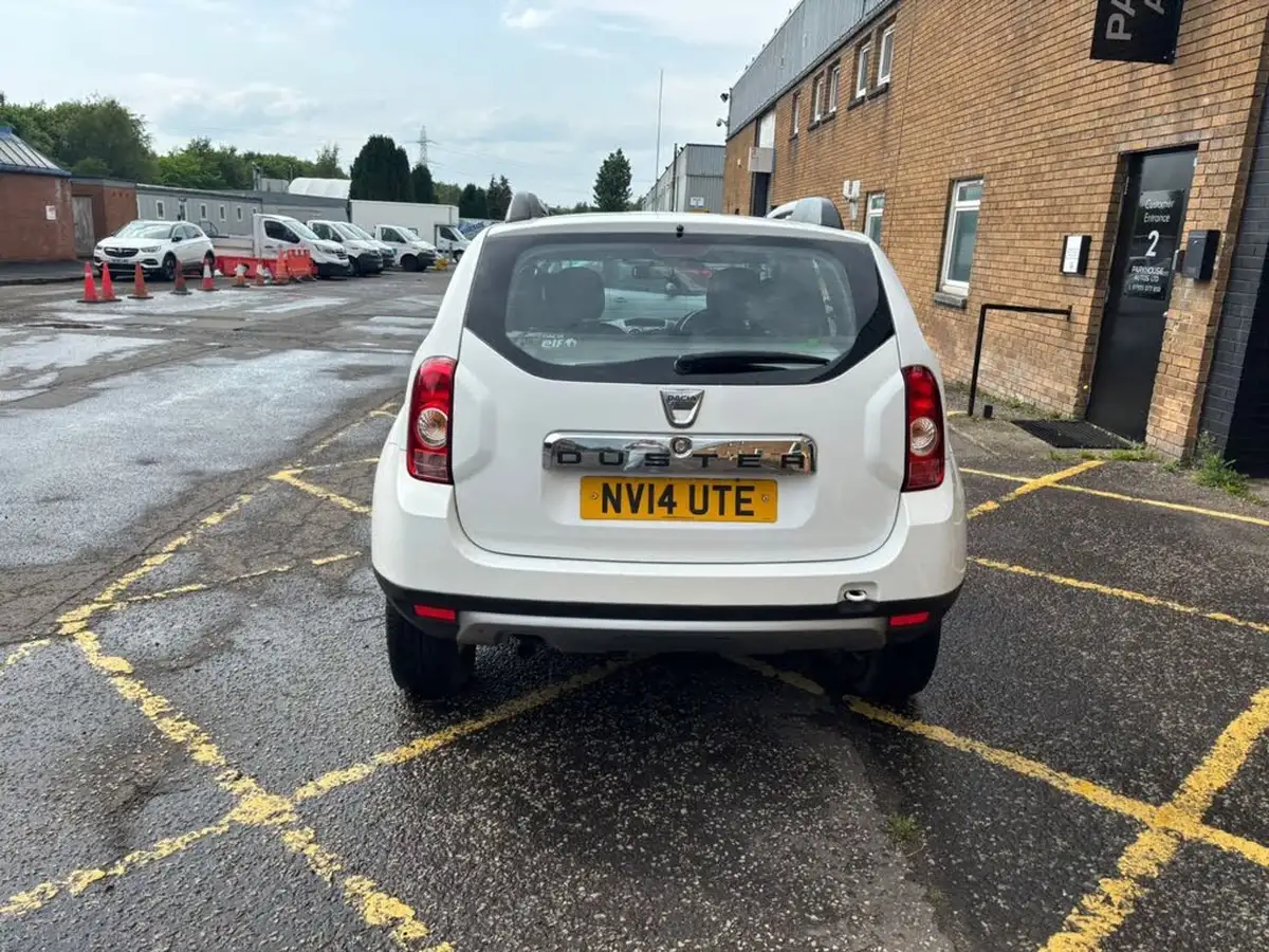 2014-dacia-duster-15d-laureate-110-107bhp-big-3