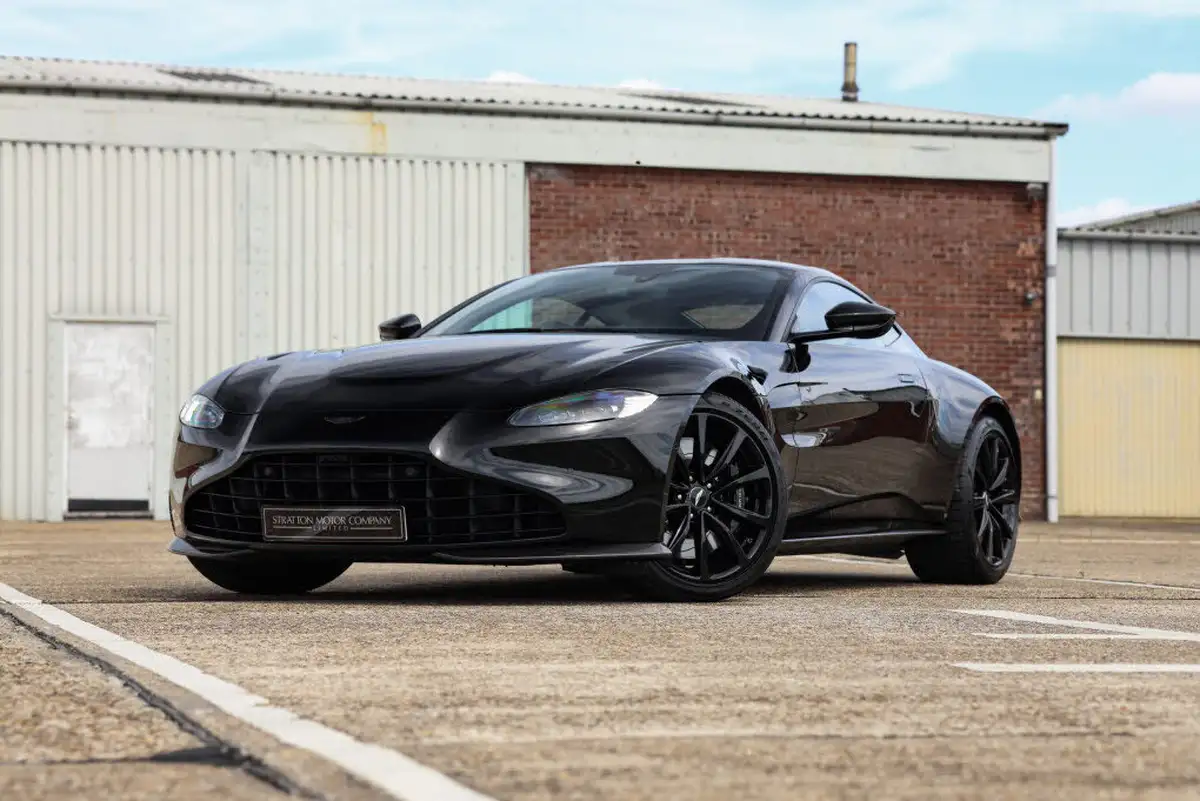 2021-aston-martin-vantage-40-v8-vantage-coupe-big-4