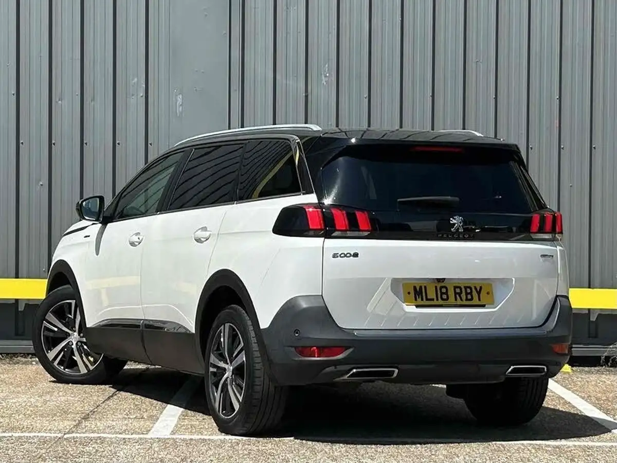 2018-peugeot-5008-suv-12-puretech-gt-line-big-4
