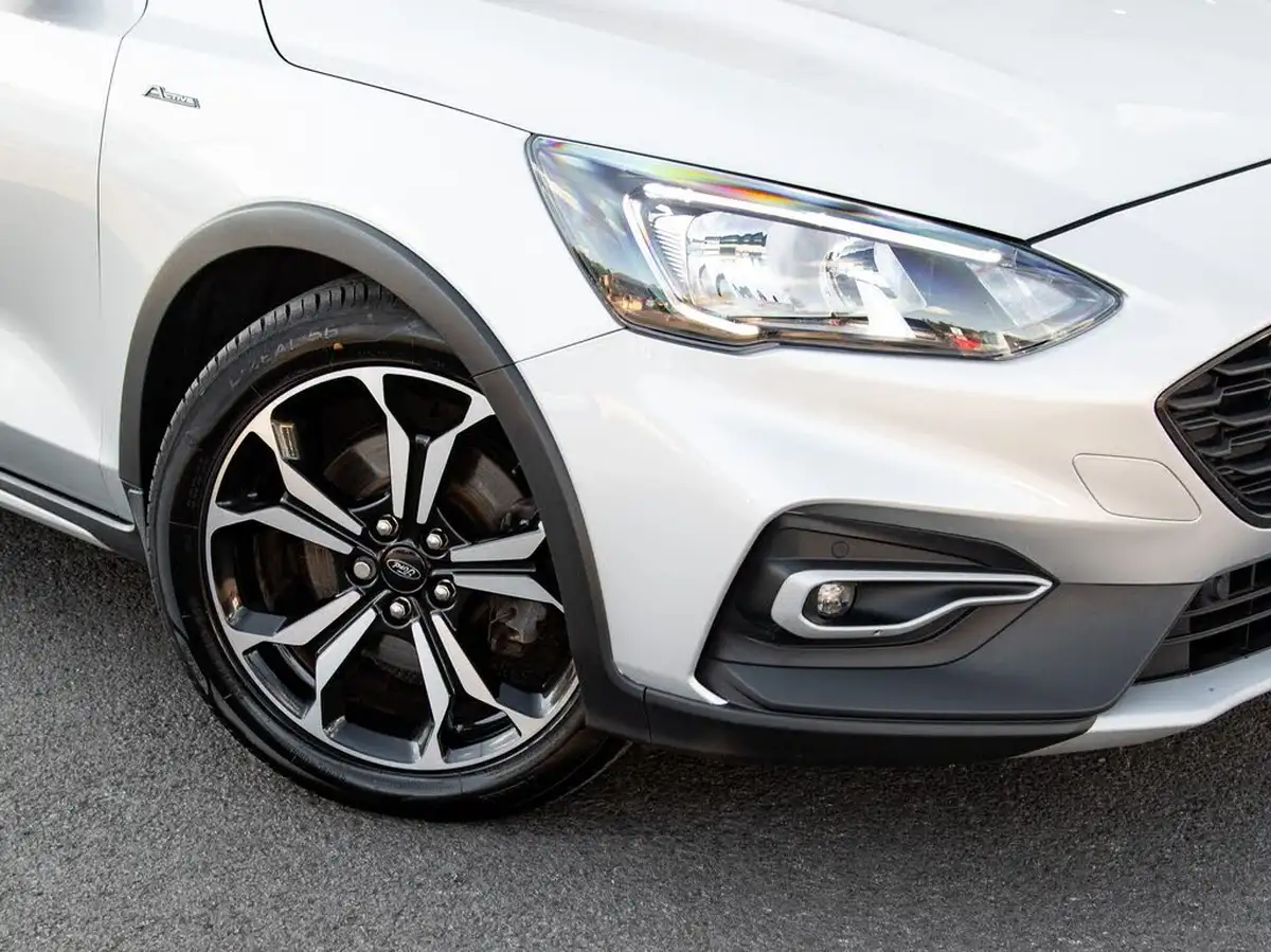 2019-ford-focus-15t-active-x-hatchback-big-10