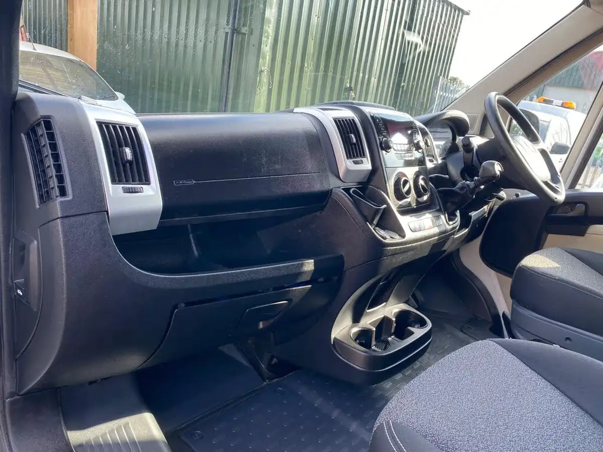 2017-fiat-ducato-20td-35-lh2-panel-big-15