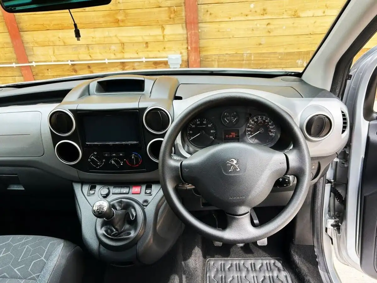 2018-peugeot-partner-16-vti-tepee-active-big-1