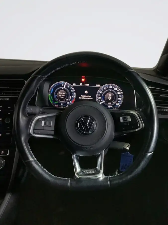 2018-volkswagen-golf-14-tsi-gte-advance-big-11