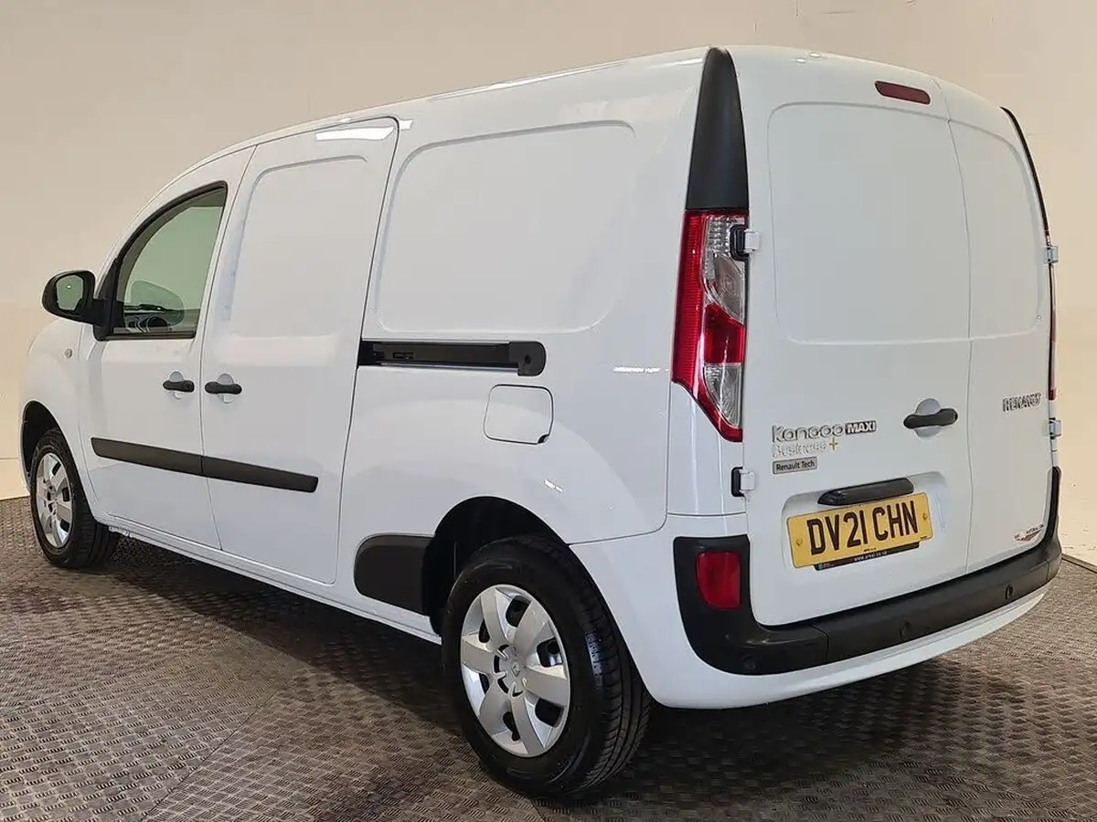 2021-renault-kangoo-maxi-big-3