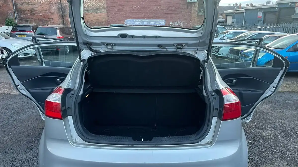 2012-kia-rio-11crdi-1-air-big-15
