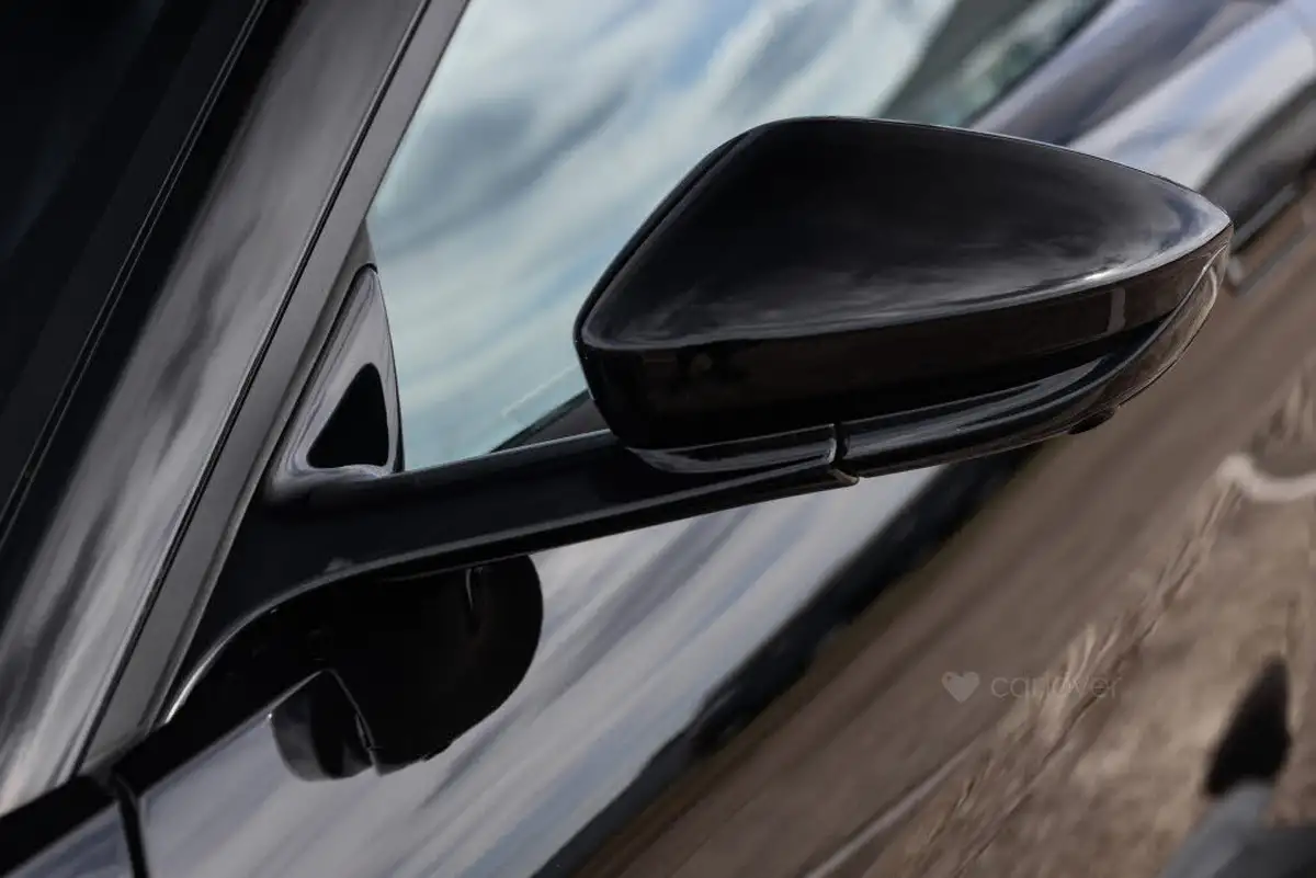 2021-aston-martin-vantage-40-v8-vantage-coupe-big-32