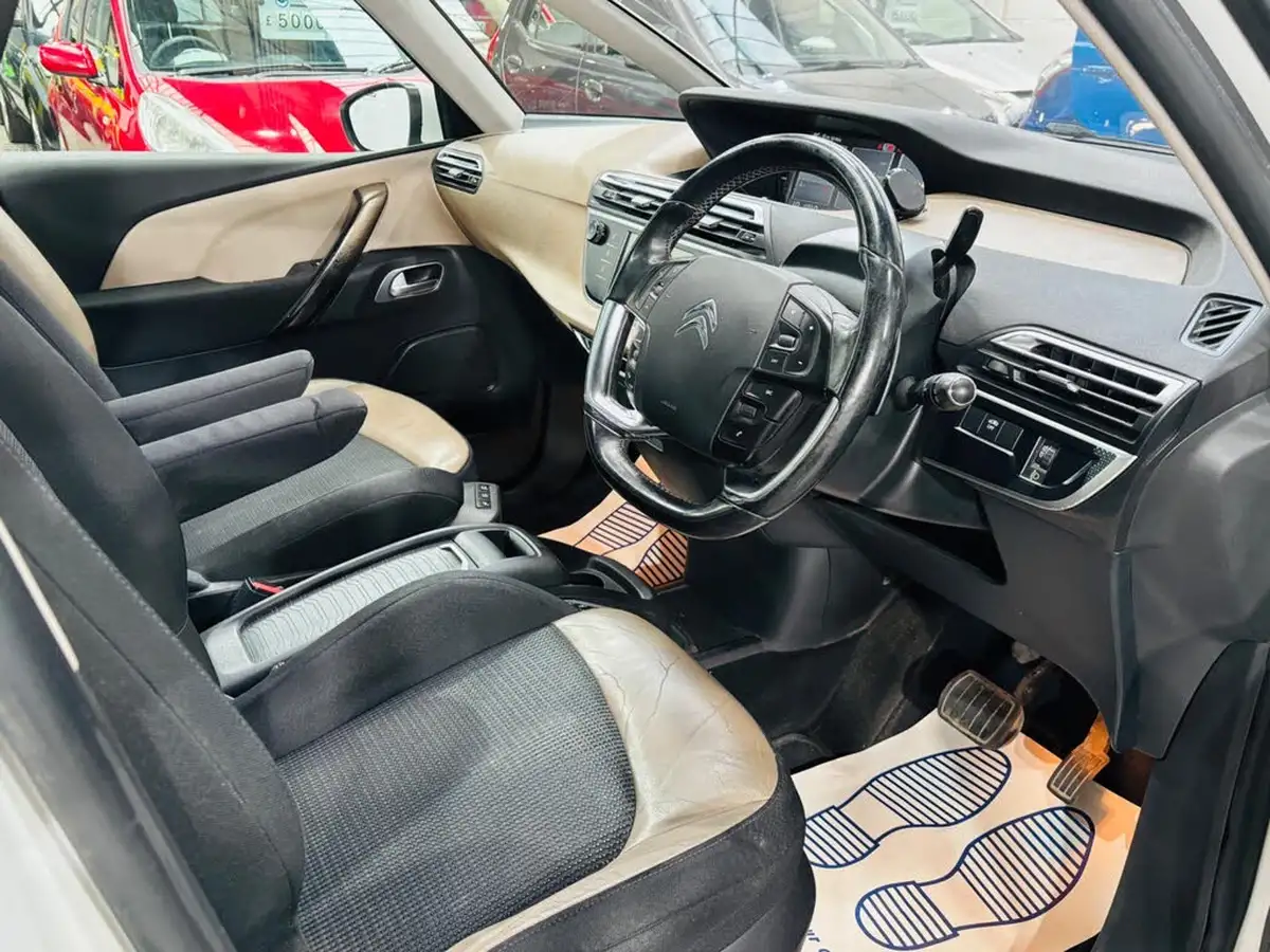2014-citroen-c4-picasso-16e-hdi-exclusive-airdream-etg6-big-9