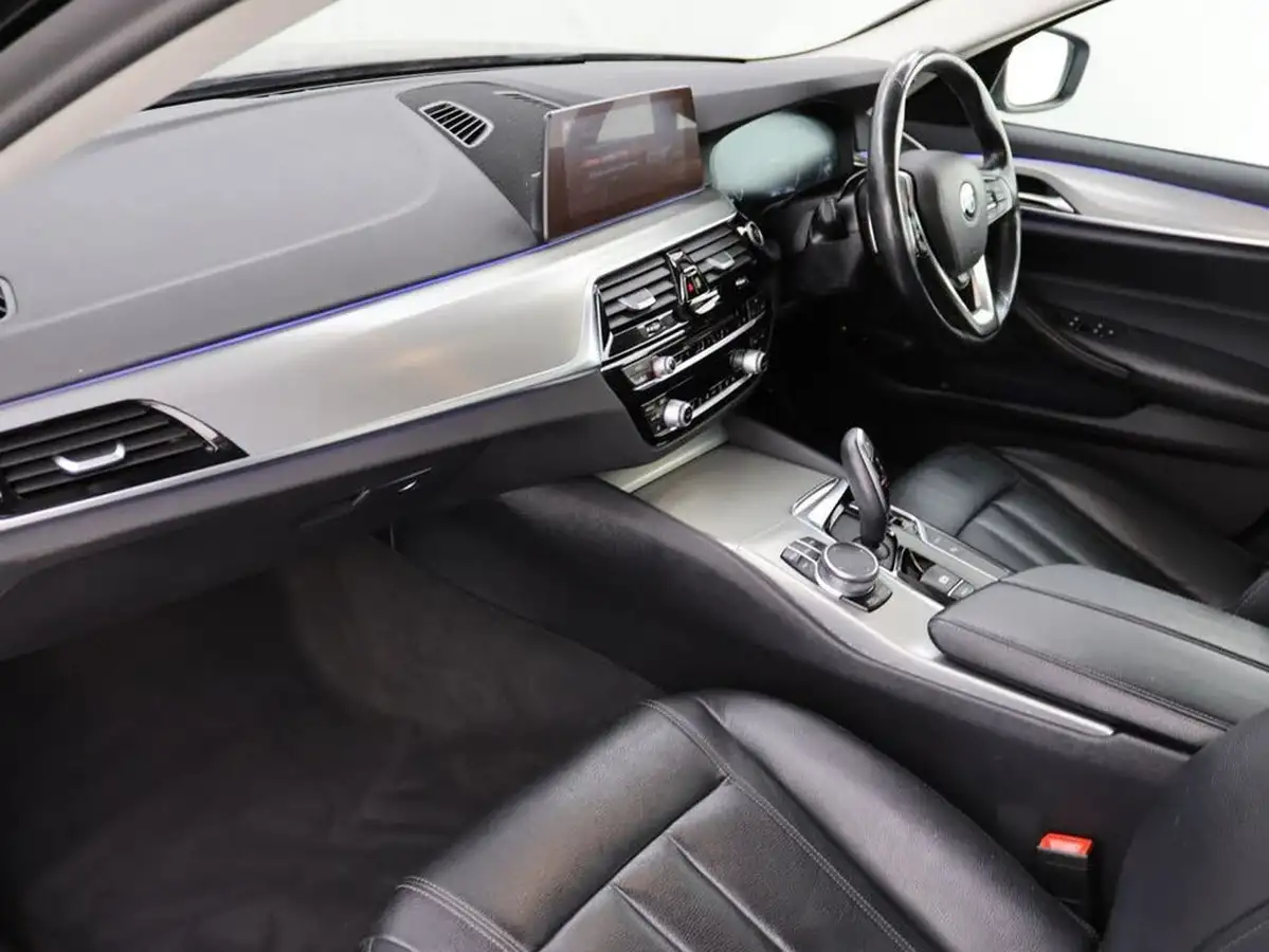 2019-bmw-5-series-20-530e-se-auto-big-26