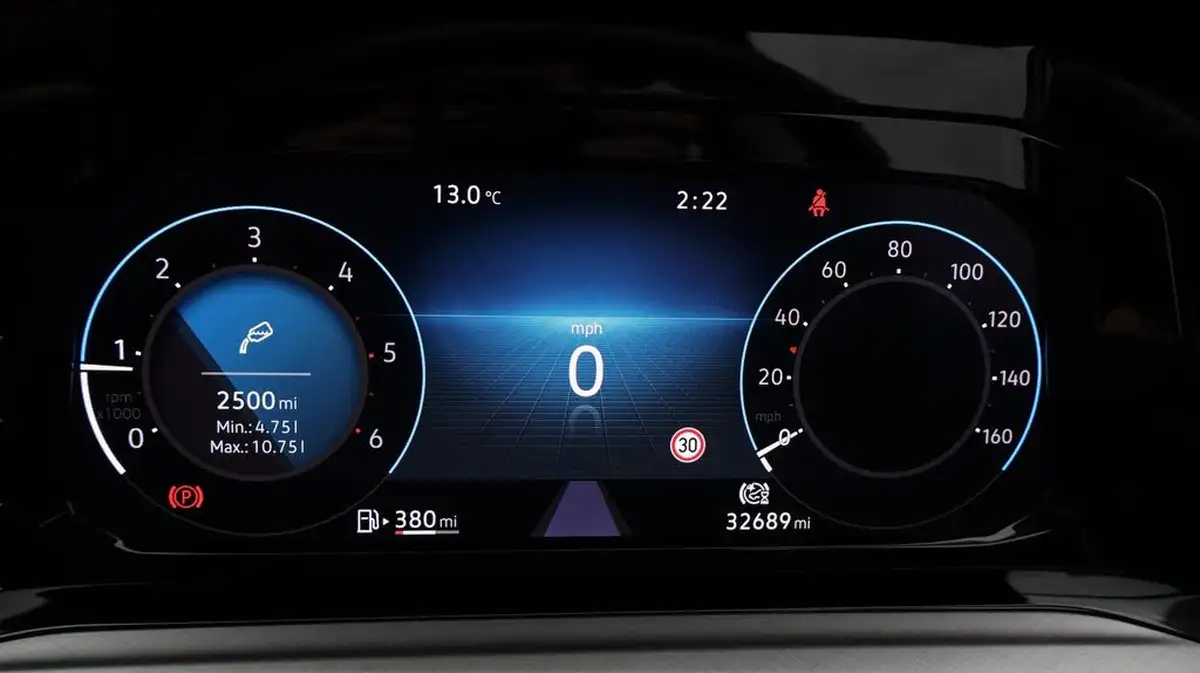 2022-volkswagen-golf-20tdi-life-hatchback-big-10