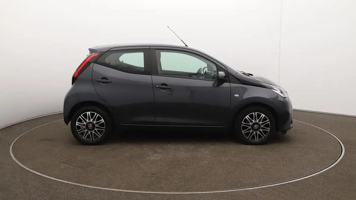 2019-toyota-aygo-10-vvt-i-x-play-tss-x-shift-big-48