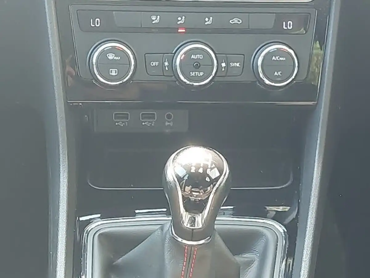 2019-seat-leon-15-tsi-evo-fr-130ps-hatchback-big-10