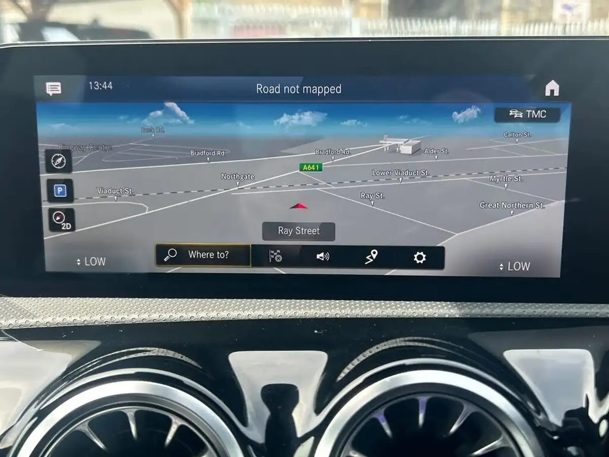 2022-mercedes-benz-a-class-13-a200-amg-line-premium-edition-hatchback-5d-7g-dct-big-12