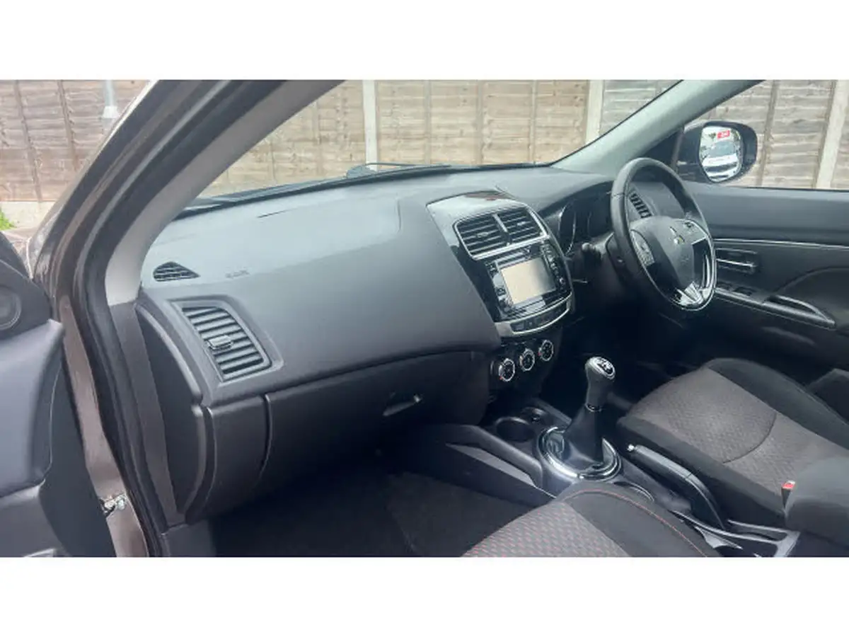 2017-mitsubishi-asx-16-3-big-8