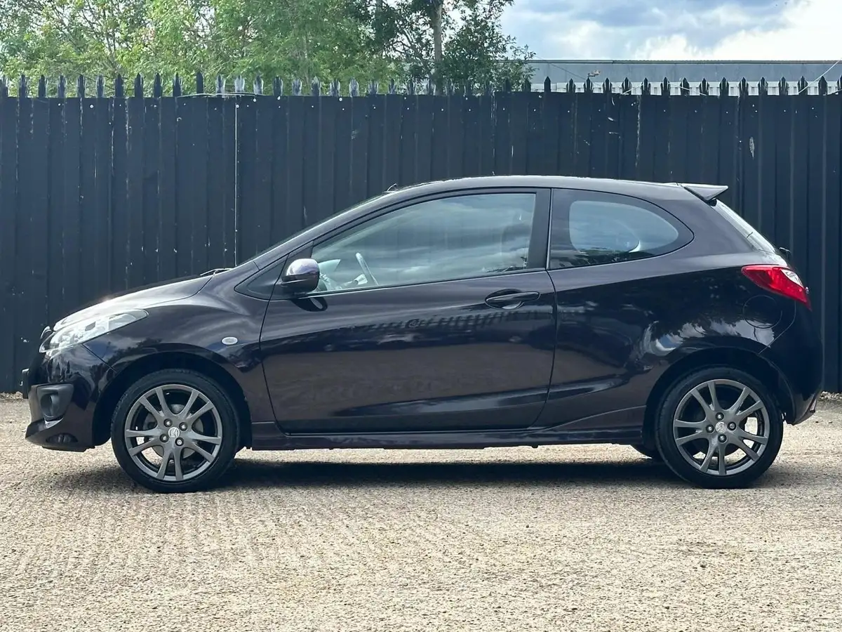 2009-mazda-mazda2-13-tamura-3d-big-4