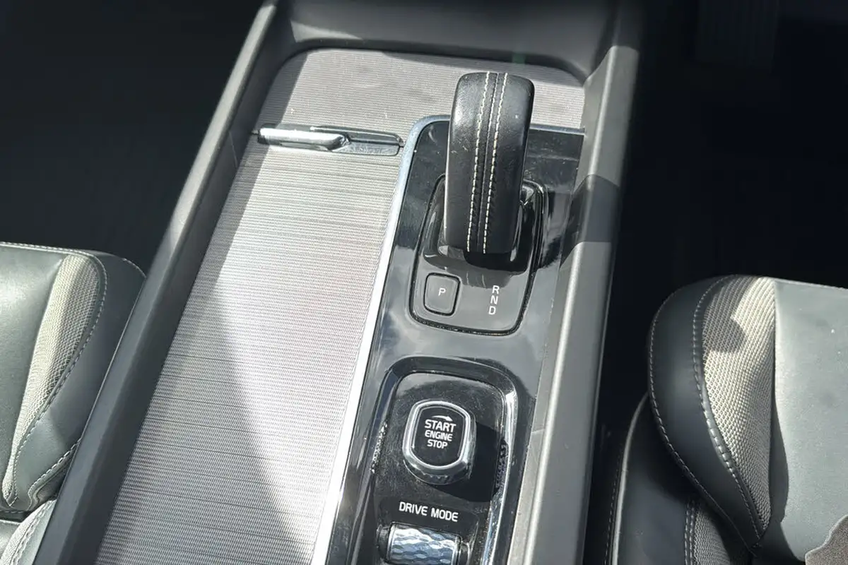 2020-volvo-xc60-20td-b4-r-design-pro-awd-big-12