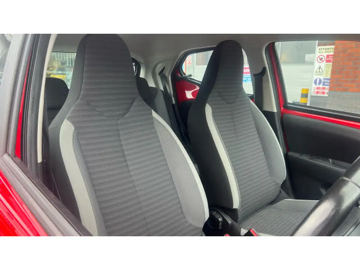 2019-toyota-aygo-10-vvt-i-x-play-big-29