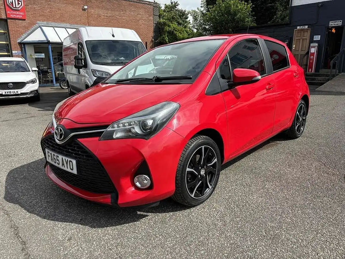 2016-toyota-yaris-133-sport-big-2