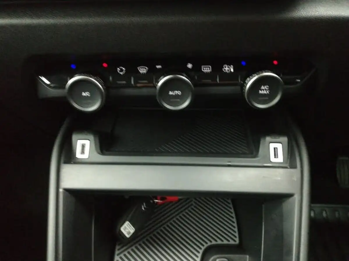 2022-citroen-c4-12-puretech-shine-130ps-big-12