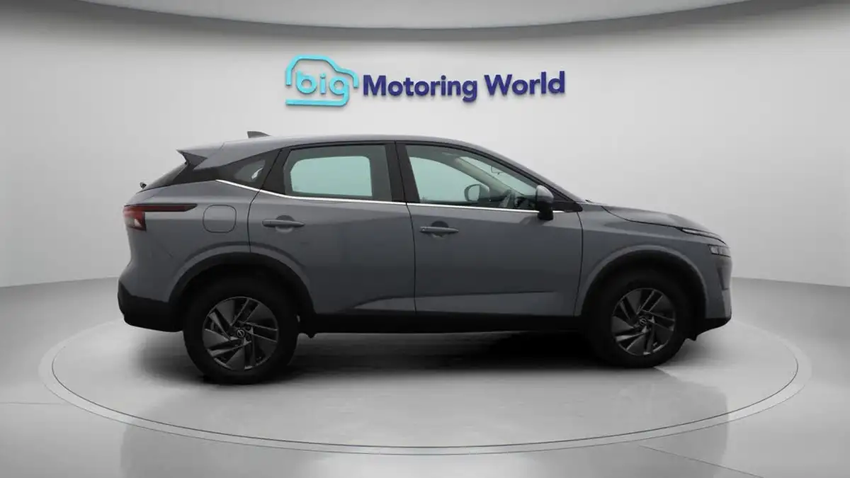2023-nissan-qashqai-13-dig-t-acenta-premium-140ps-big-8