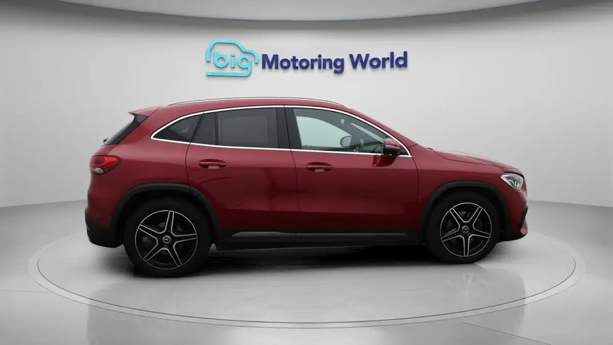 2023-mercedes-benz-gla-class-13-gla-200-amg-line-executive-station-wagon-big-8