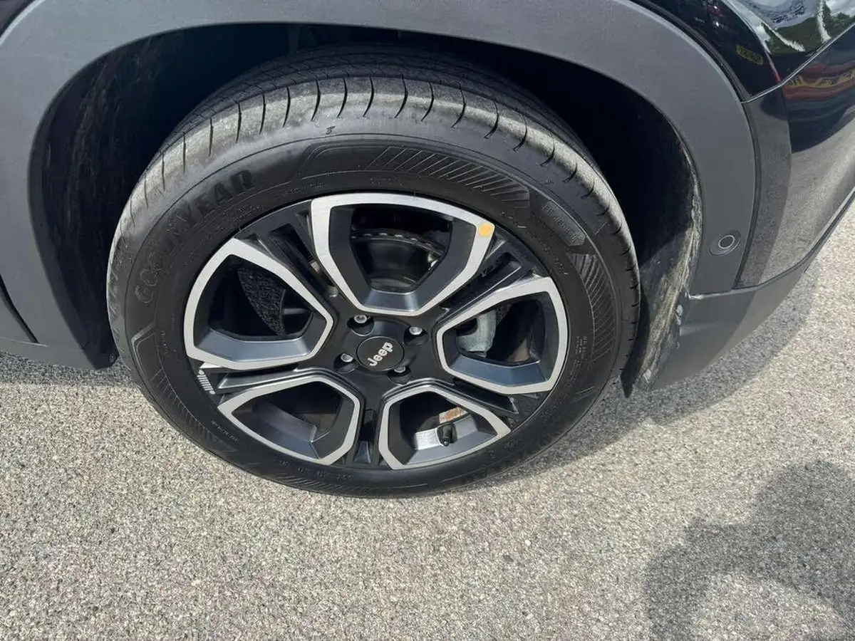 2025-jeep-avenger-12-gse-summit-big-8