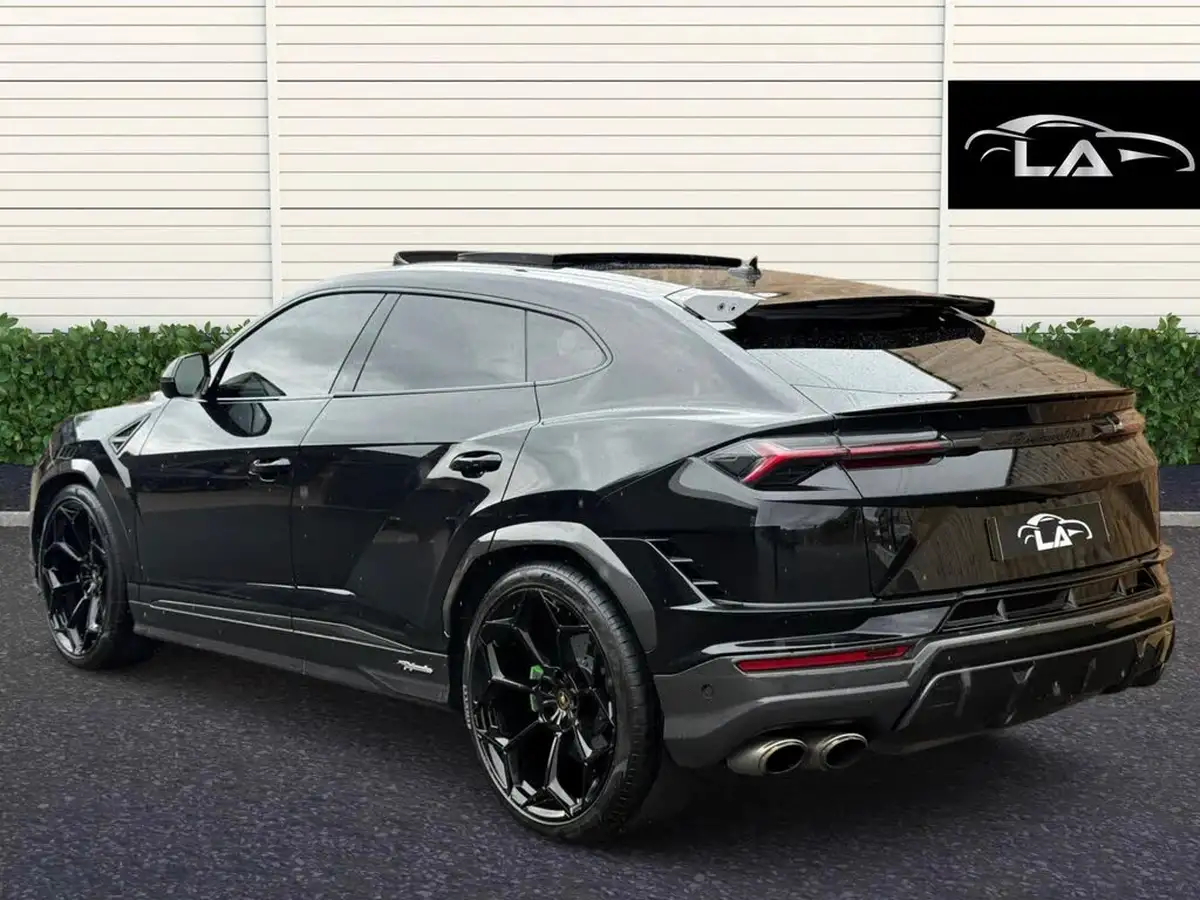 2023-lamborghini-urus-40-no-trim-big-4