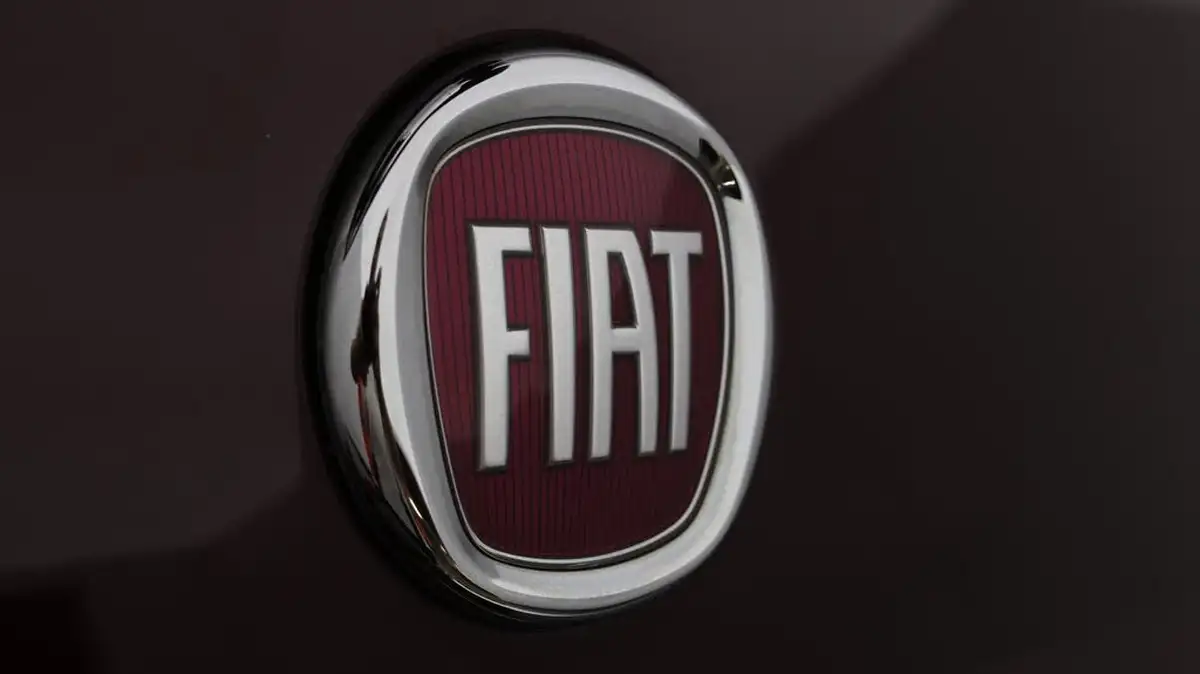 2020-fiat-500-10-lounge-big-20
