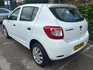 2016-dacia-sandero-12-ambiance-small-3