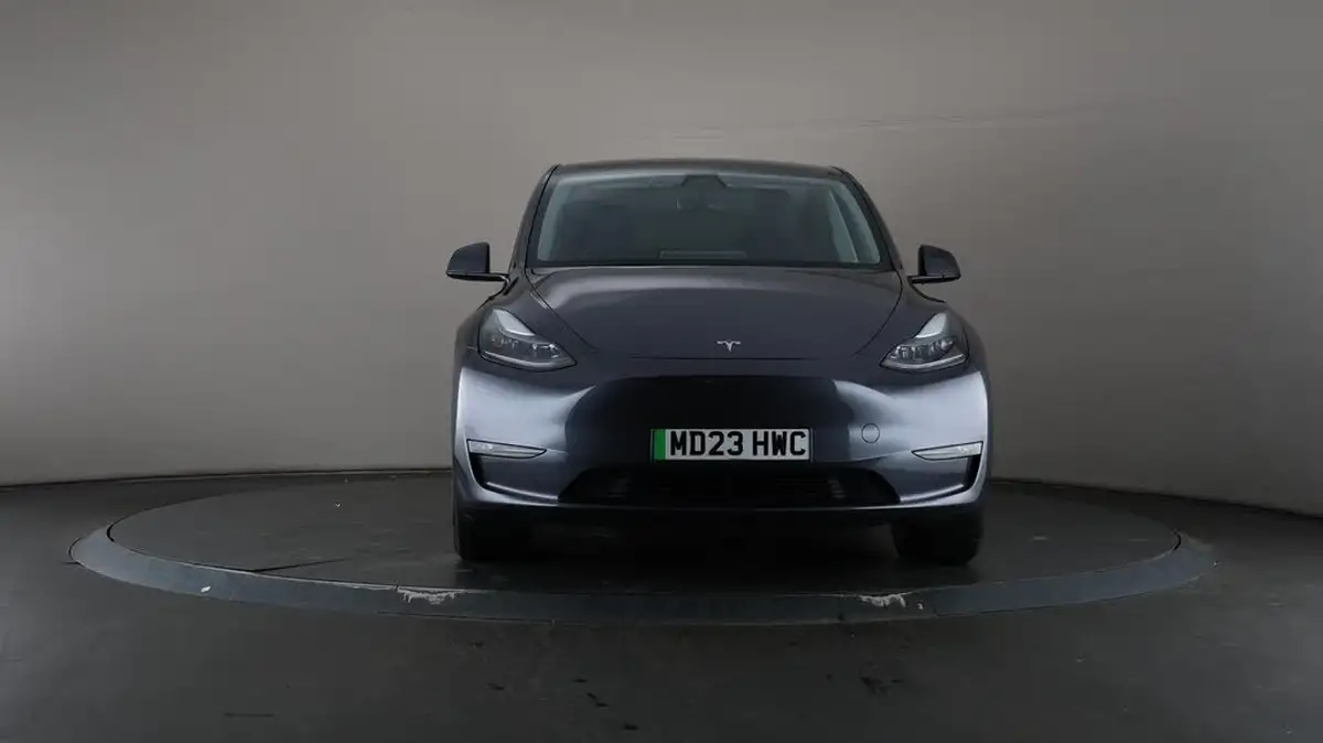 2023-tesla-model-y-e-long-range-big-50