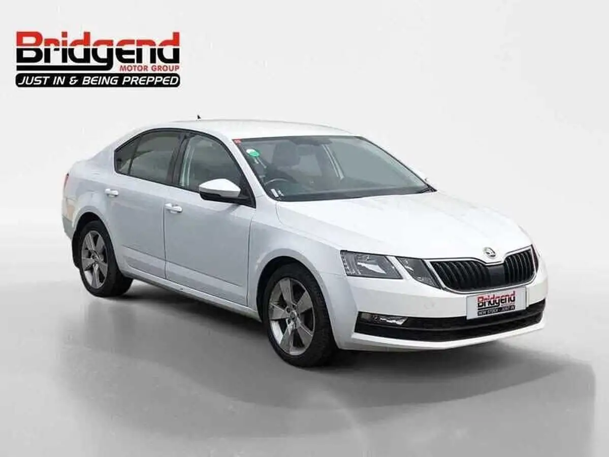 2019-skoda-octavia-16tdi-se-drive-hatchback-big-0