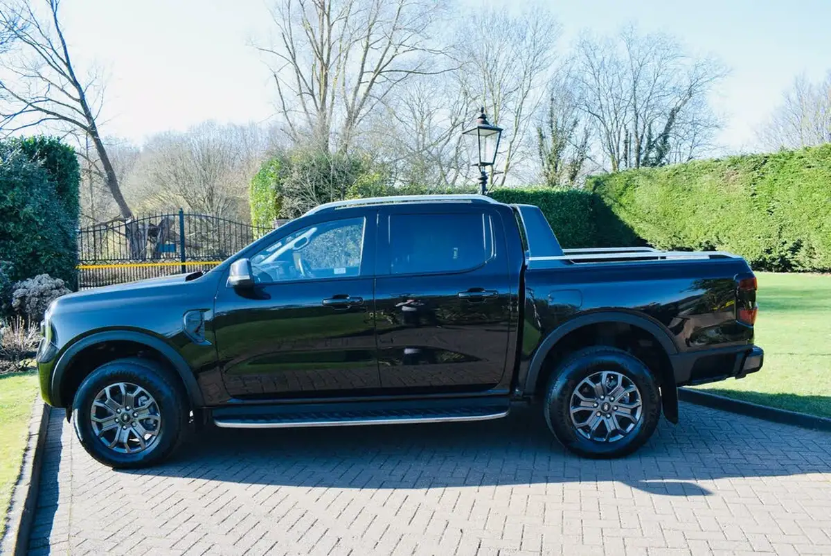 2023-ford-ranger-20-ecoblue-wildtrak-double-cab-big-1