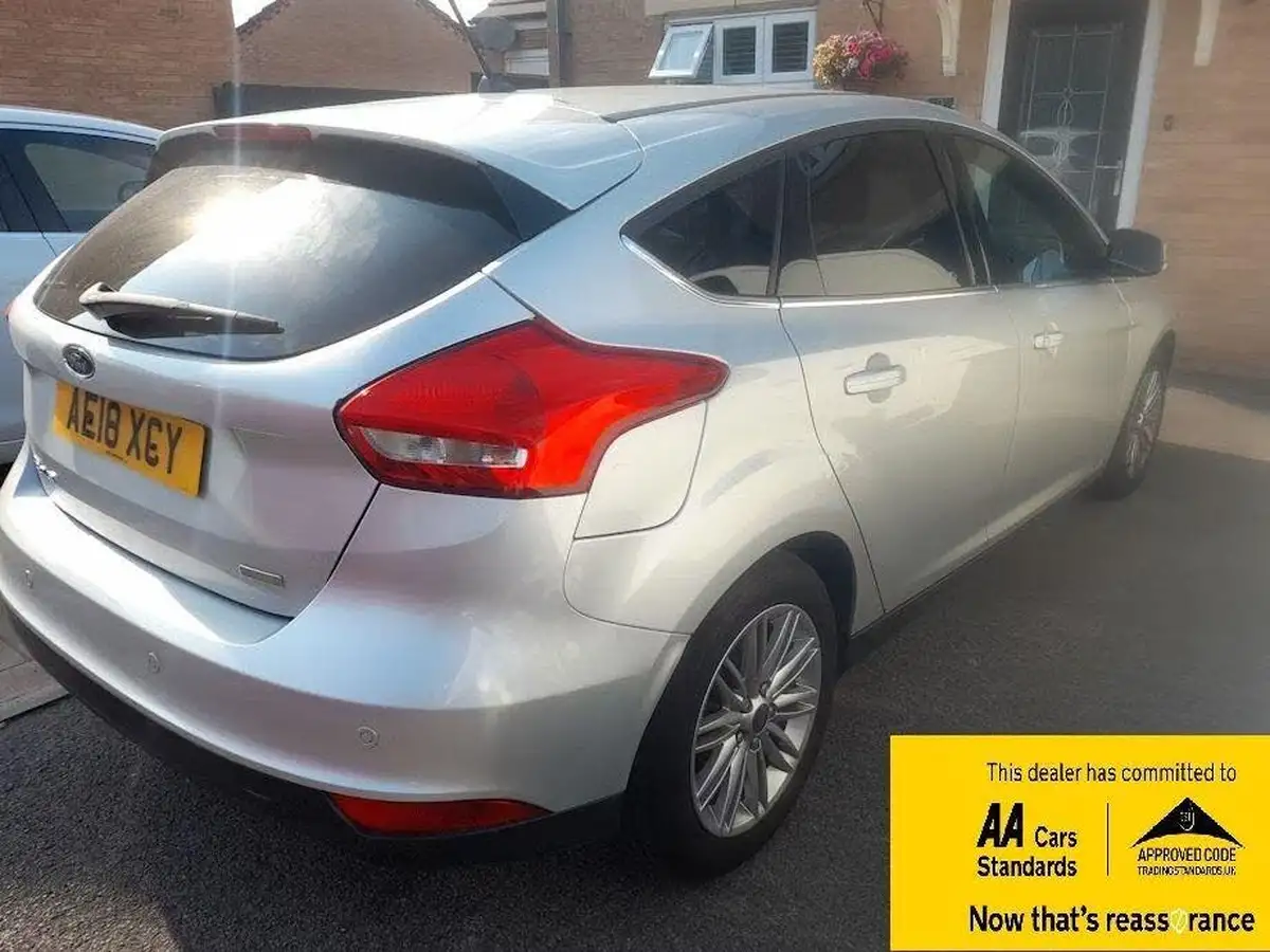 2018-ford-focus-10t-zetec-edition-125ps-hatchback-auto-big-3