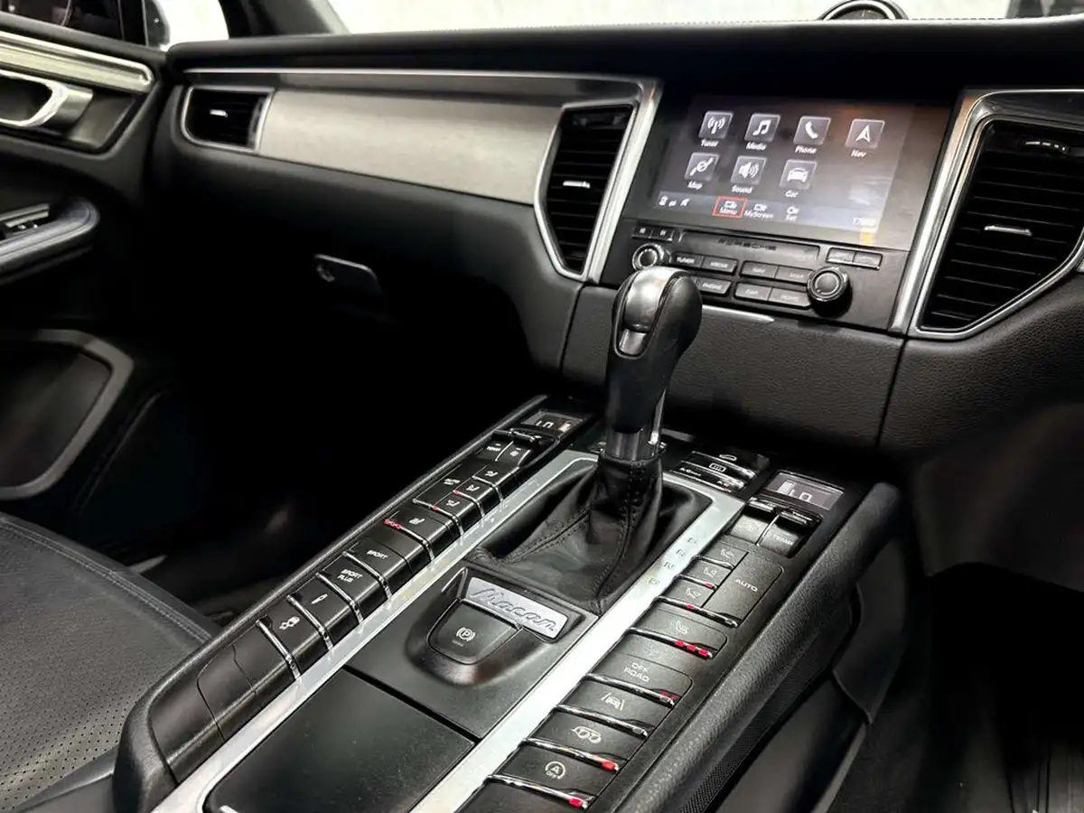 2016-porsche-macan-30-gts-big-52