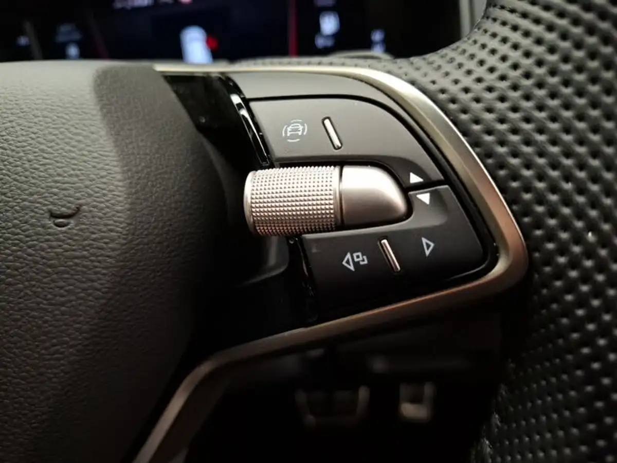2024-skoda-karoq-15-tsi-sportline-dsg-big-17