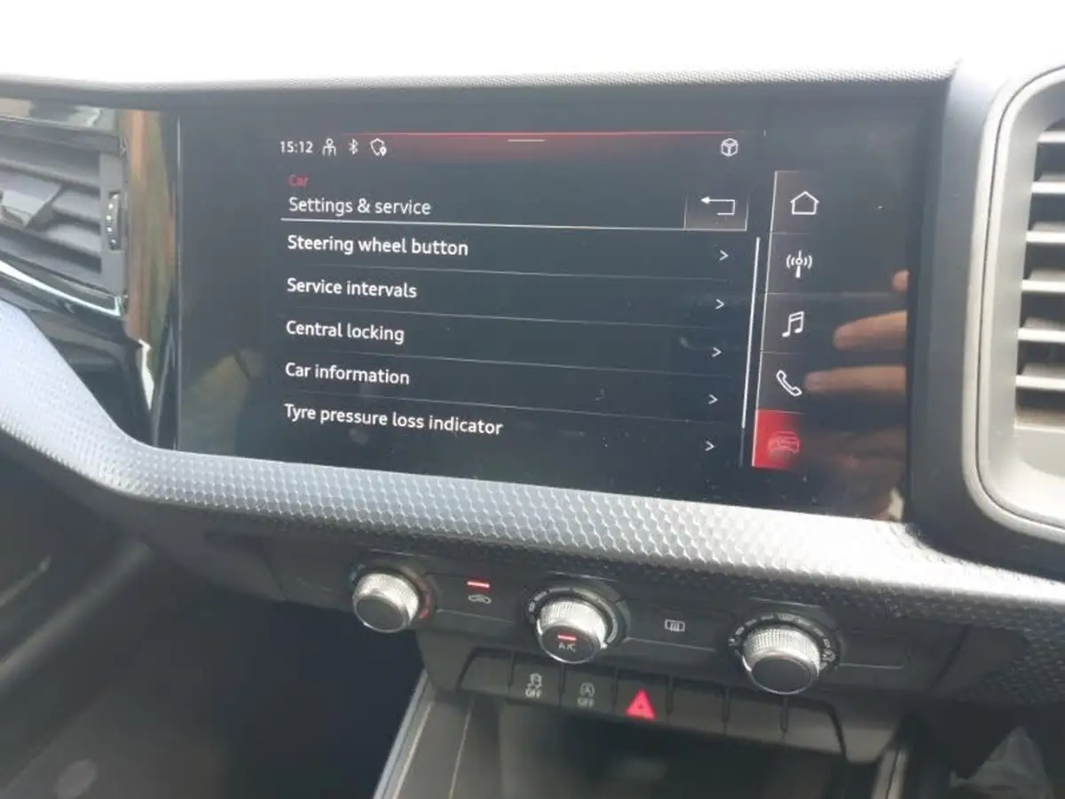 2022-audi-a1-10-30-tfsi-technik-big-17
